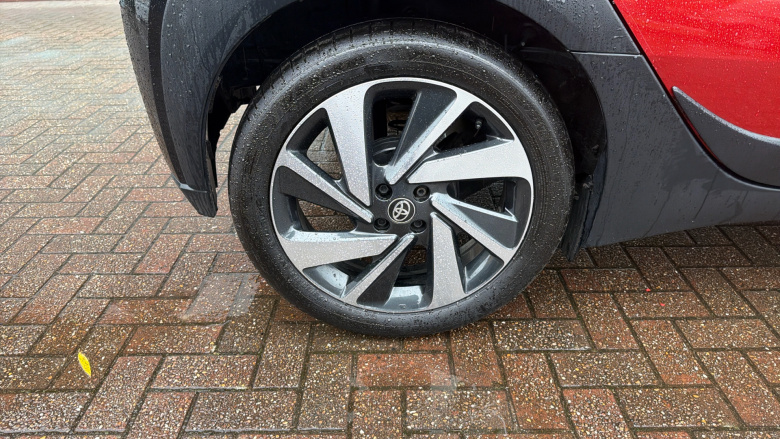 Toyota Aygo X 1.0 VVT-i Edge 5dr Petrol Hatchback